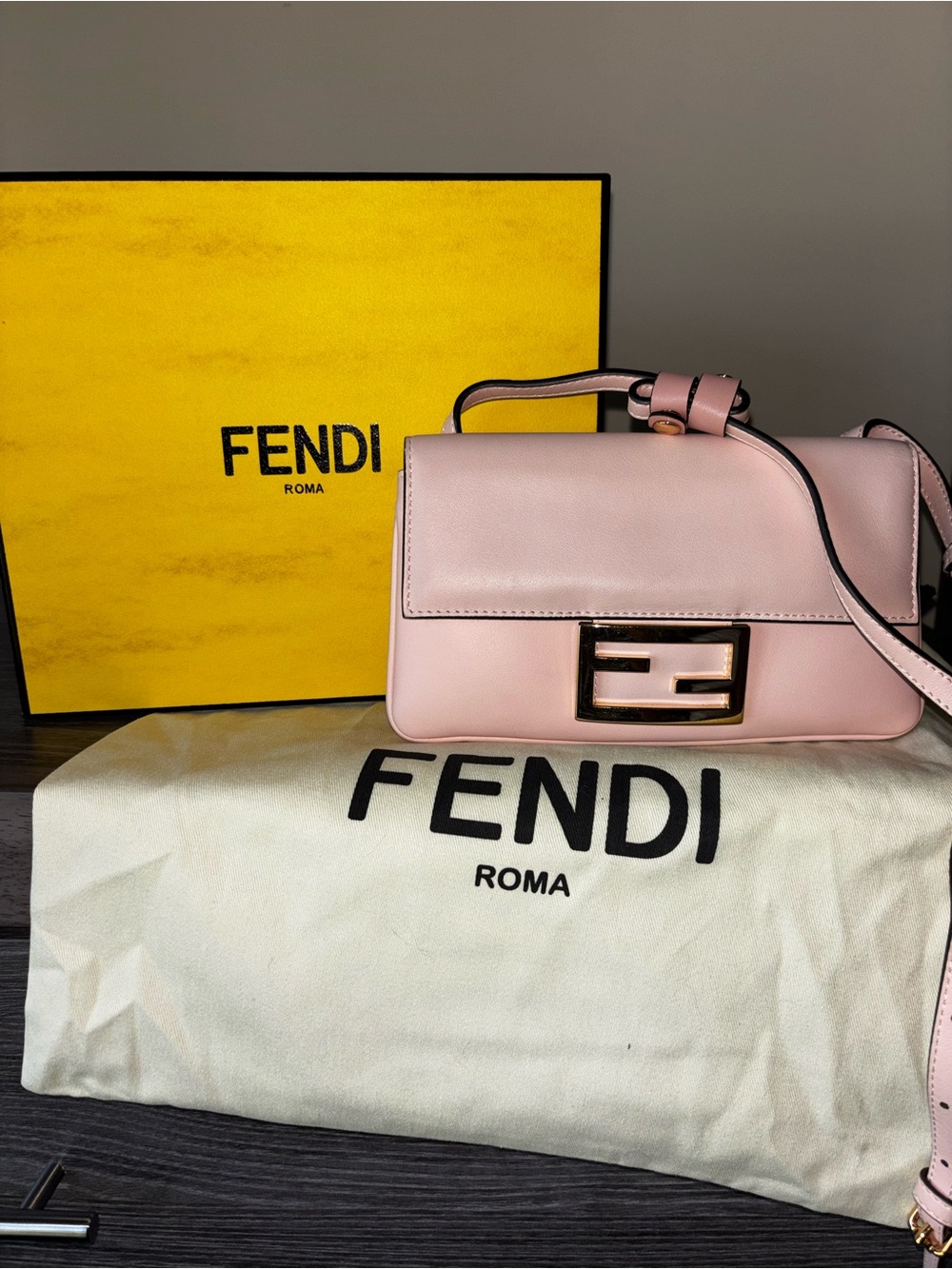 Fendi Pink Baguette Shoulder Bag Full Set - Picture 1 of 16